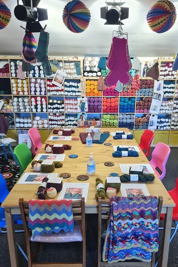 Sitting Knitting Workshops in Store