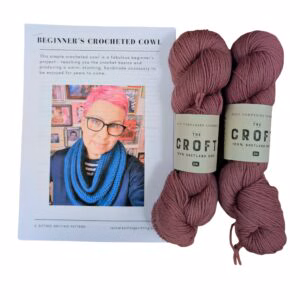 Sitting Knittting - Beginner's Crocheted Cowl Kit - Main photo Sitting Knitting - Beginner's Crocheted Cowl Kit